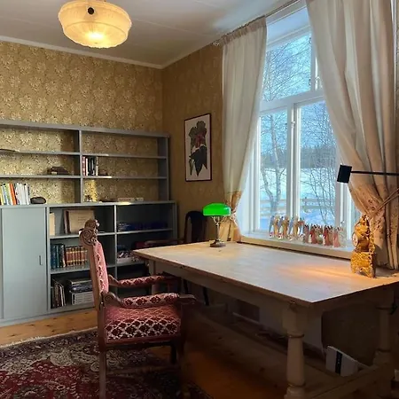 Historisk Med Klassiske Detaljer