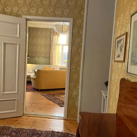 فيلة Historisk Med Klassiske Detaljer Snertingdal